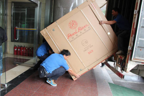 上犹钢琴贵重工艺品无忧运